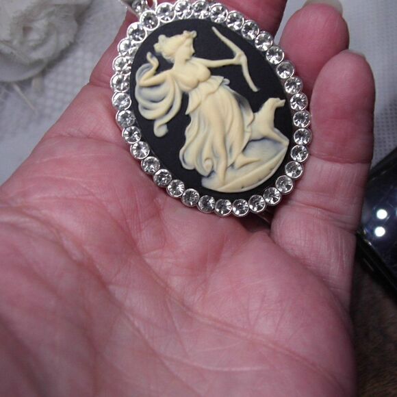 silver Artemis Aphrodite Greek  Necklace CAMEO CHRISTMAS GIFT MOM BIRTHDAY WIFE - Picture 4 of 4